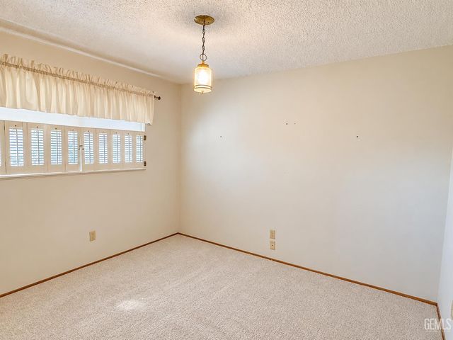 2304 Otto Lane, Bakersfield, CA 93308