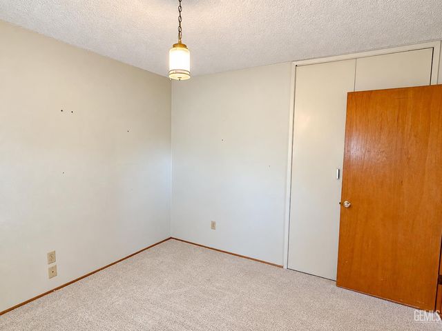 2304 Otto Lane, Bakersfield, CA 93308
