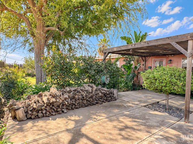2304 Otto Lane, Bakersfield, CA 93308
