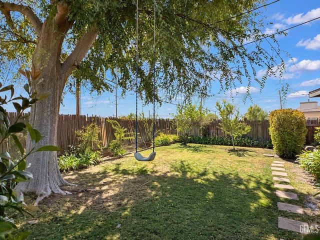 2304 Otto Lane, Bakersfield, CA 93308