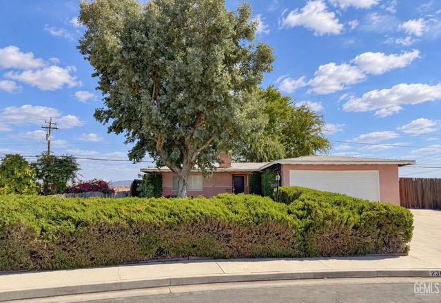 2304 Otto Lane, Bakersfield, CA 93308