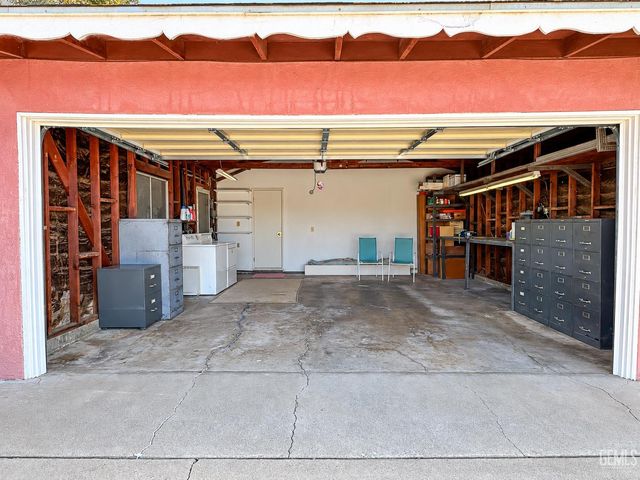 2304 Otto Lane, Bakersfield, CA 93308