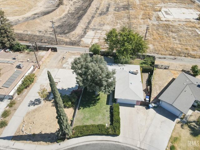 2304 Otto Lane, Bakersfield, CA 93308