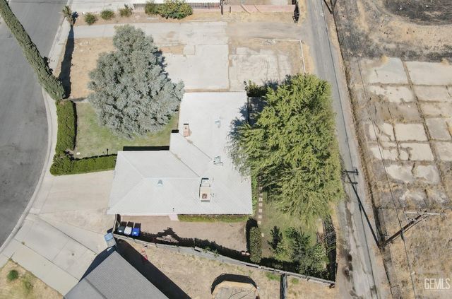 2304 Otto Lane, Bakersfield, CA 93308
