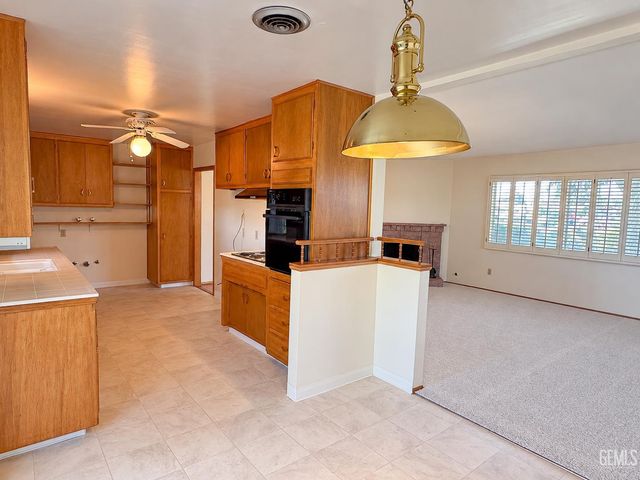 2304 Otto Lane, Bakersfield, CA 93308