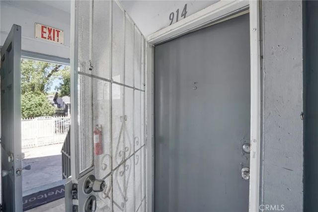 914 W 41st, Los Angeles, CA 90037