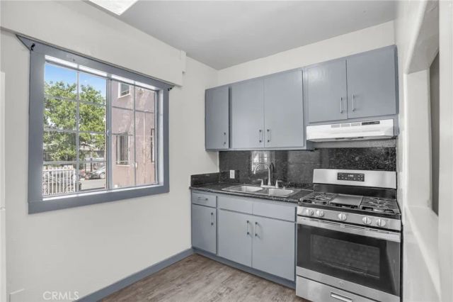 914 W 41st, Los Angeles, CA 90037