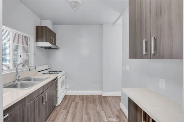 914 W 41st, Los Angeles, CA 90037