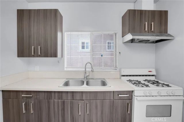 914 W 41st, Los Angeles, CA 90037