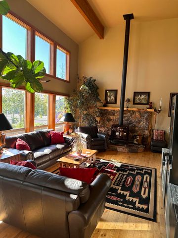 61416 Cougar Trail, Bend, OR 97701