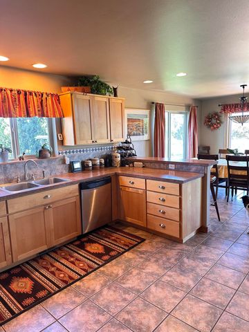 61416 Cougar Trail, Bend, OR 97701