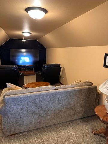 61416 Cougar Trail, Bend, OR 97701