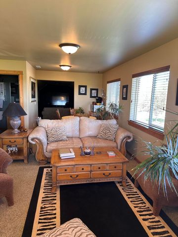 61416 Cougar Trail, Bend, OR 97701