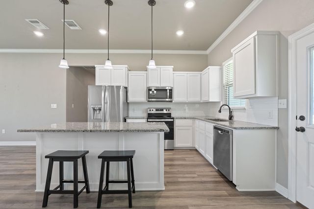 103 W Tomlinson ST, Florence, TX 76527