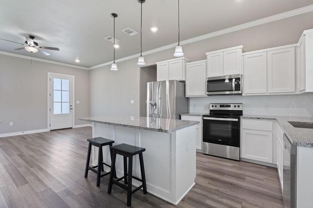 103 W Tomlinson ST, Florence, TX 76527