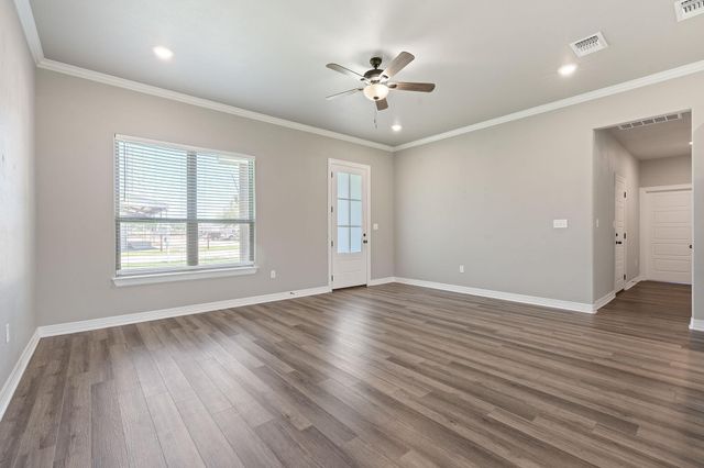 103 W Tomlinson ST, Florence, TX 76527