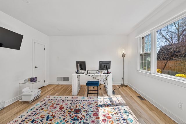 205 Main Street 36, New Canaan, CT 06840