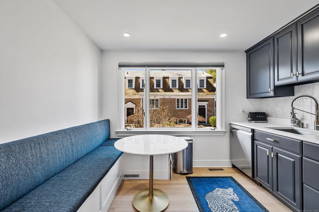 205 Main Street 36, New Canaan, CT 06840