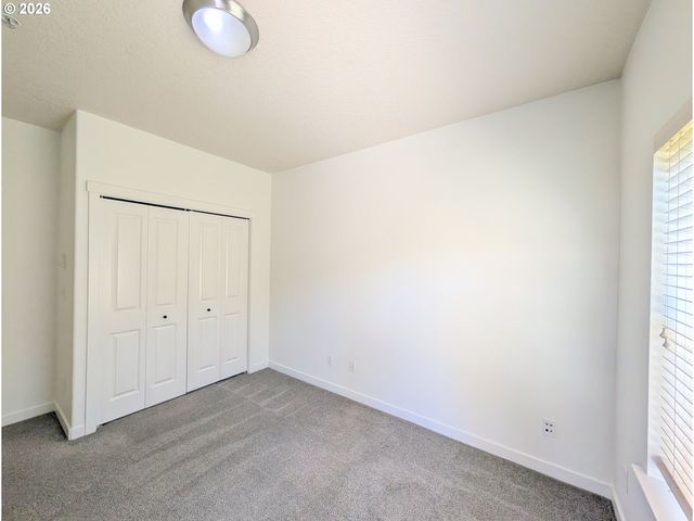 8906 Ne BRENTFORD Way, Hillsboro, OR 97006