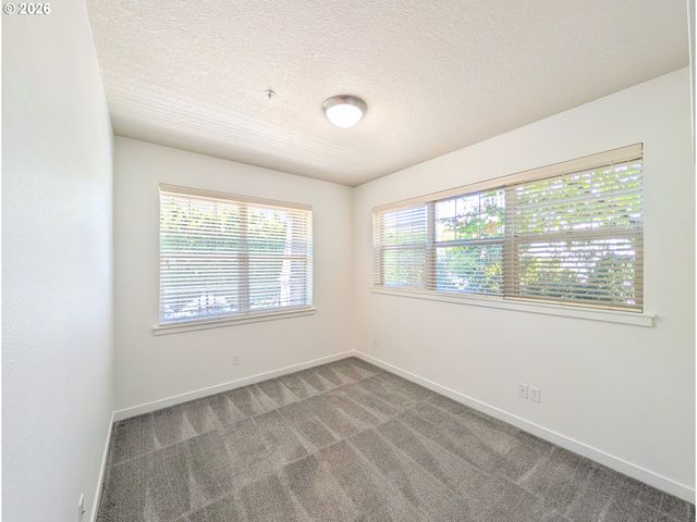 8906 Ne BRENTFORD Way, Hillsboro, OR 97006