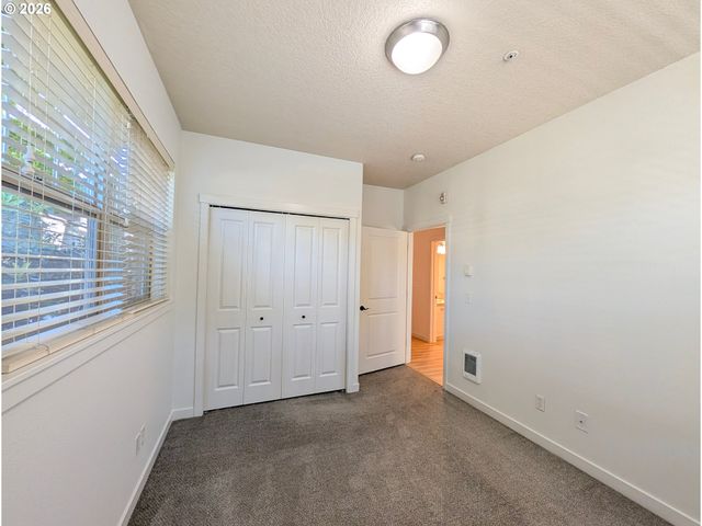 8906 Ne BRENTFORD Way, Hillsboro, OR 97006