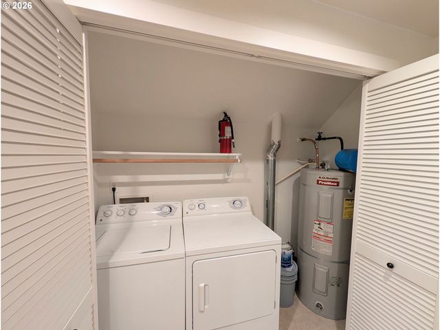 8906 Ne BRENTFORD Way, Hillsboro, OR 97006