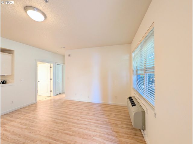 8906 Ne BRENTFORD Way, Hillsboro, OR 97006