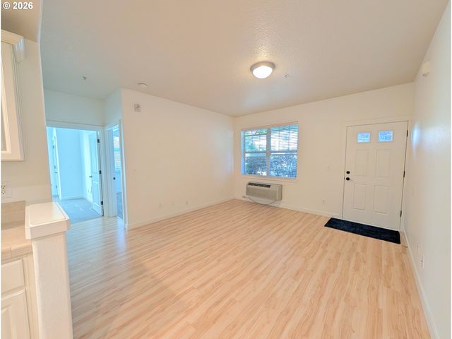 8906 Ne BRENTFORD Way, Hillsboro, OR 97006
