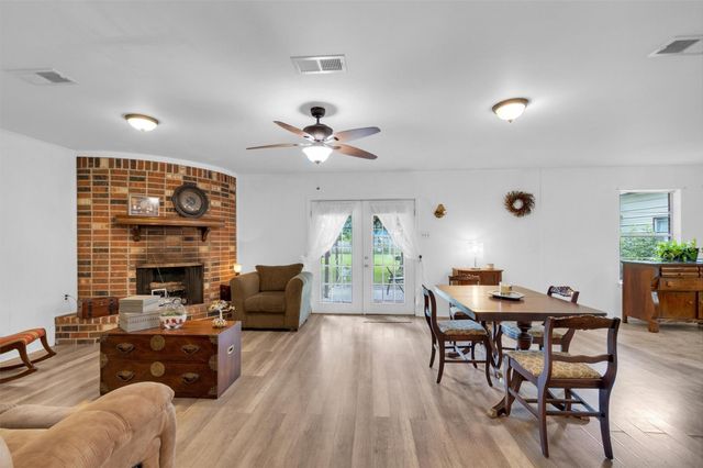 208 Gerald Street, Willis, TX 77378