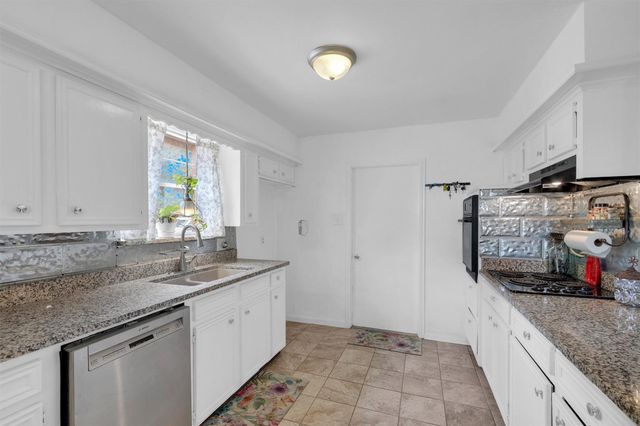 208 Gerald Street, Willis, TX 77378