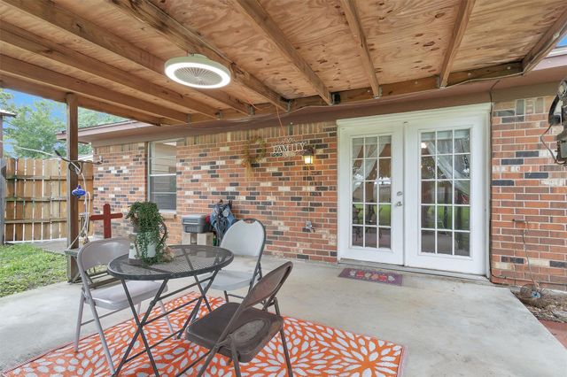 208 Gerald Street, Willis, TX 77378