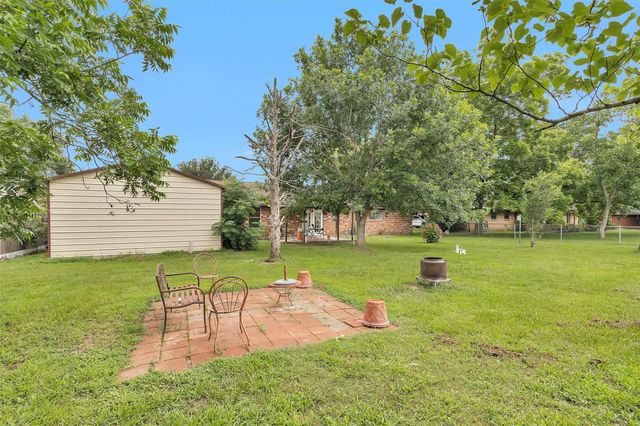 208 Gerald Street, Willis, TX 77378