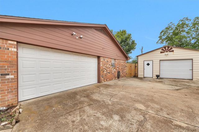 208 Gerald Street, Willis, TX 77378