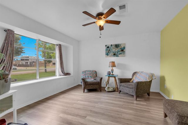 208 Gerald Street, Willis, TX 77378