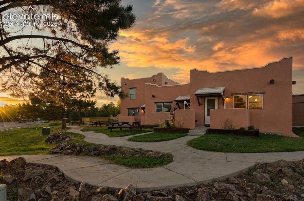 850 Forest Edge Road A, Woodland Park, CO 80863 — exterior