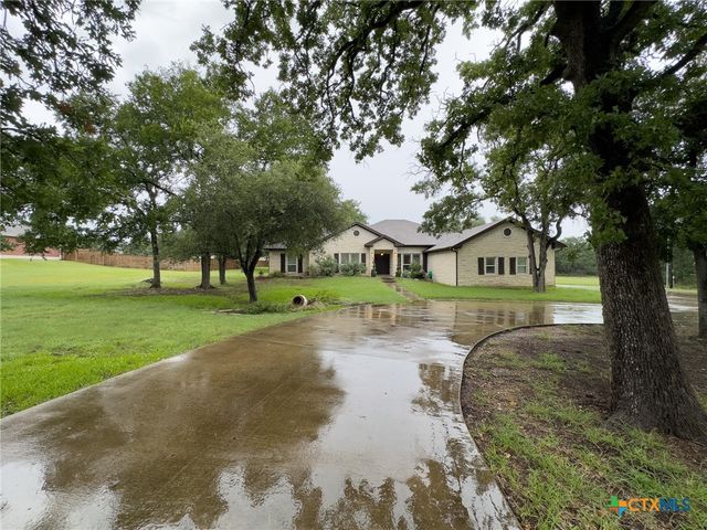 1448 Hidden Springs Drive, Salado, TX 76571