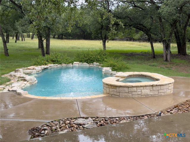 1448 Hidden Springs Drive, Salado, TX 76571