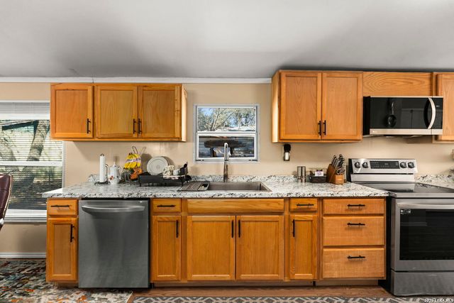 397 Ridgeview, Canyon Lake, TX 78133