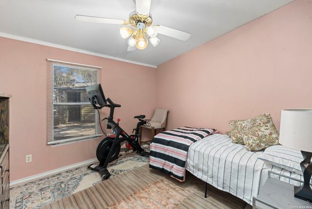 397 Ridgeview, Canyon Lake, TX 78133