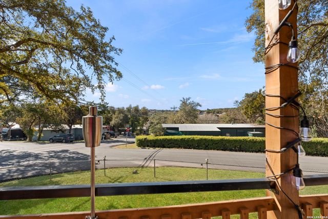 397 Ridgeview, Canyon Lake, TX 78133