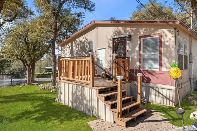 397 Ridgeview, Canyon Lake, TX 78133