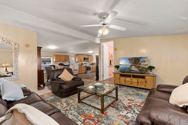 397 Ridgeview, Canyon Lake, TX 78133