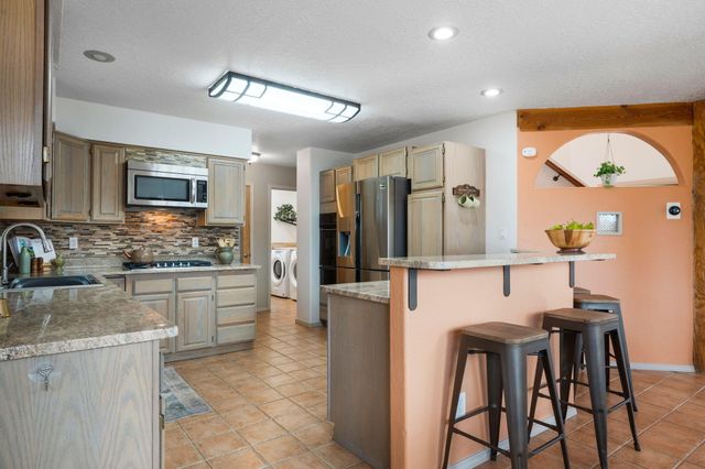 2313 Malpais Road SW, Albuquerque, NM 87105