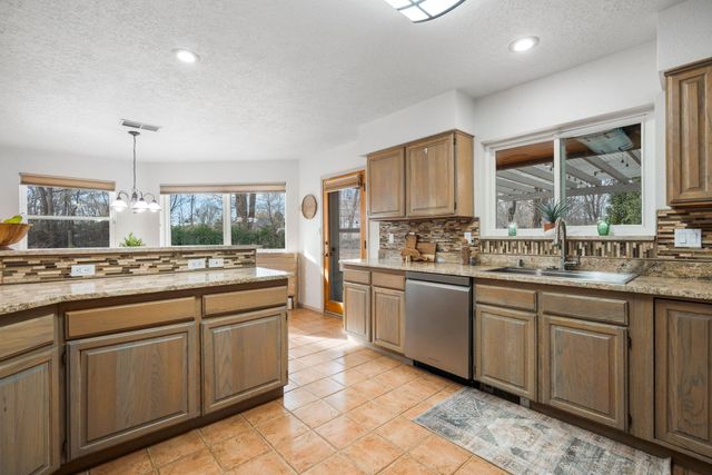 2313 Malpais Road SW, Albuquerque, NM 87105