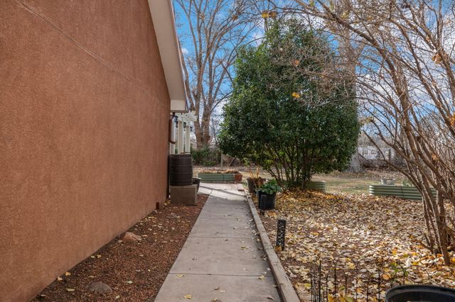 2313 Malpais Road SW, Albuquerque, NM 87105