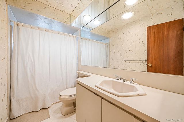 4007 Clark Street, Seaford, NY 11783