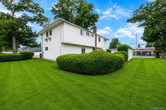 4007 Clark Street, Seaford, NY 11783