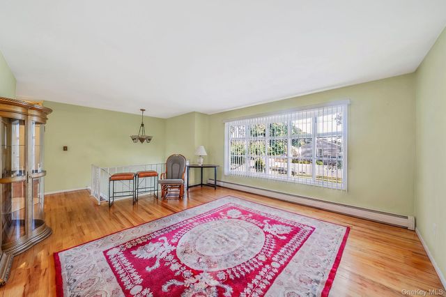 4007 Clark Street, Seaford, NY 11783