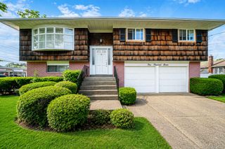 4007 Clark Street, Seaford, NY 11783