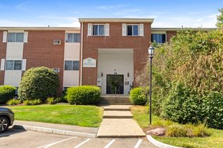14 Dailey St J, Attleboro, MA 02703
